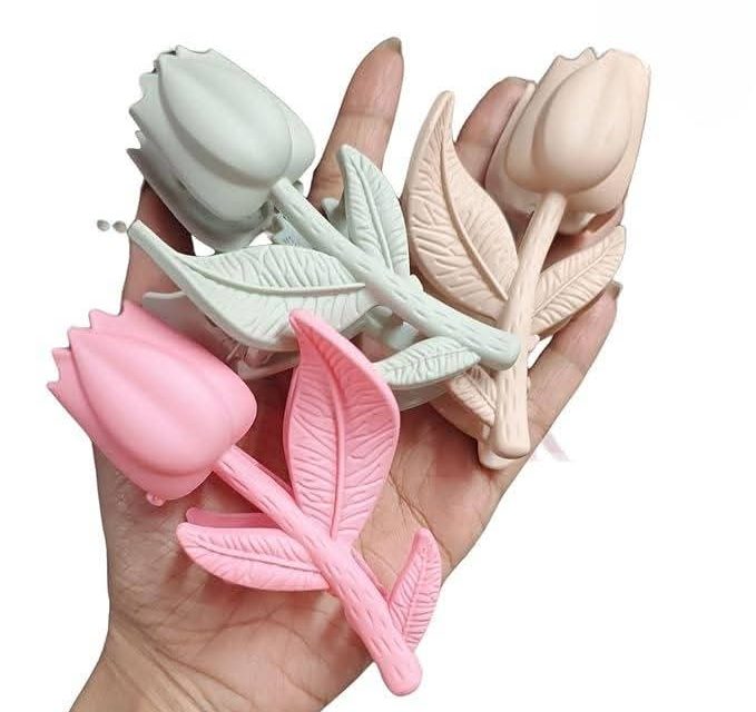 𝑹𝒐𝒔𝒆 𝑭𝒍𝒐𝒘𝒆𝒓 𝑯𝒂𝒊𝒓 𝑪𝒍𝒊𝒑𝒔 – 𝑺𝒕𝒚𝒍𝒊𝒔𝒉 𝑴𝒂𝒕𝒕𝒆 𝑭𝒊𝒏𝒊𝒔𝒉 𝑹𝒐𝒔𝒆-𝑺𝒉𝒂𝒑𝒆𝒅 𝑪𝒍𝒂𝒘 𝑪𝒍𝒊𝒑𝒔 𝒇𝒐𝒓 𝑾𝒐𝒎𝒆𝒏 & 𝑮𝒊𝒓𝒍𝒔 (𝑨𝒔𝒔𝒐𝒓𝒕𝒆𝒅 𝑪𝒐𝒍𝒐𝒓𝒔, 𝑺𝒆𝒕 𝒐𝒇 6)